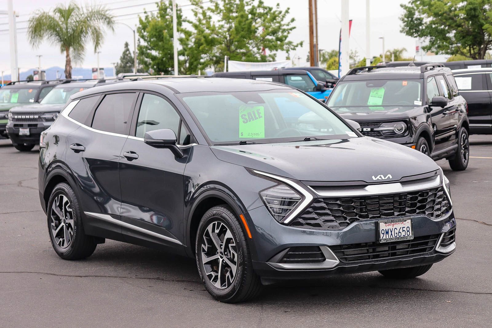 Used 2024 Kia Sportage EX FWD image 3