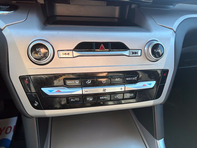 Certified 2023 Ford Explorer XLT w/ Equipment Group 202A AWD/4WD image 27