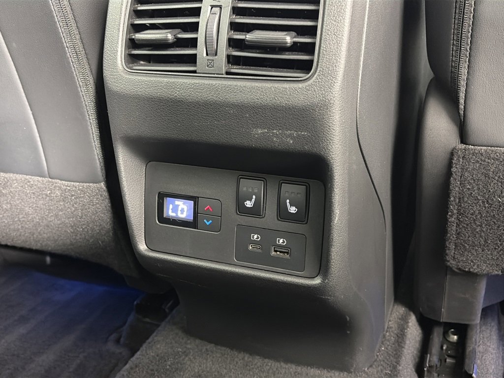 Used 2022 Nissan Rogue Platinum w/ Head-Up Display Package image 29