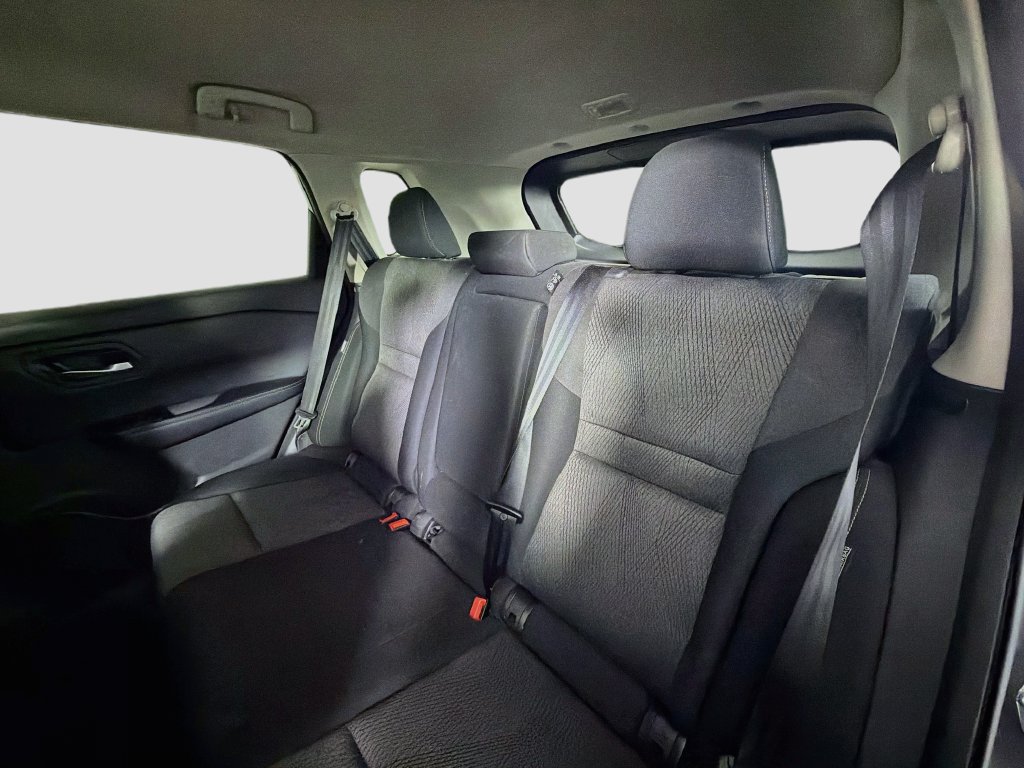 Used 2025 Nissan Rogue SV FWD image 23