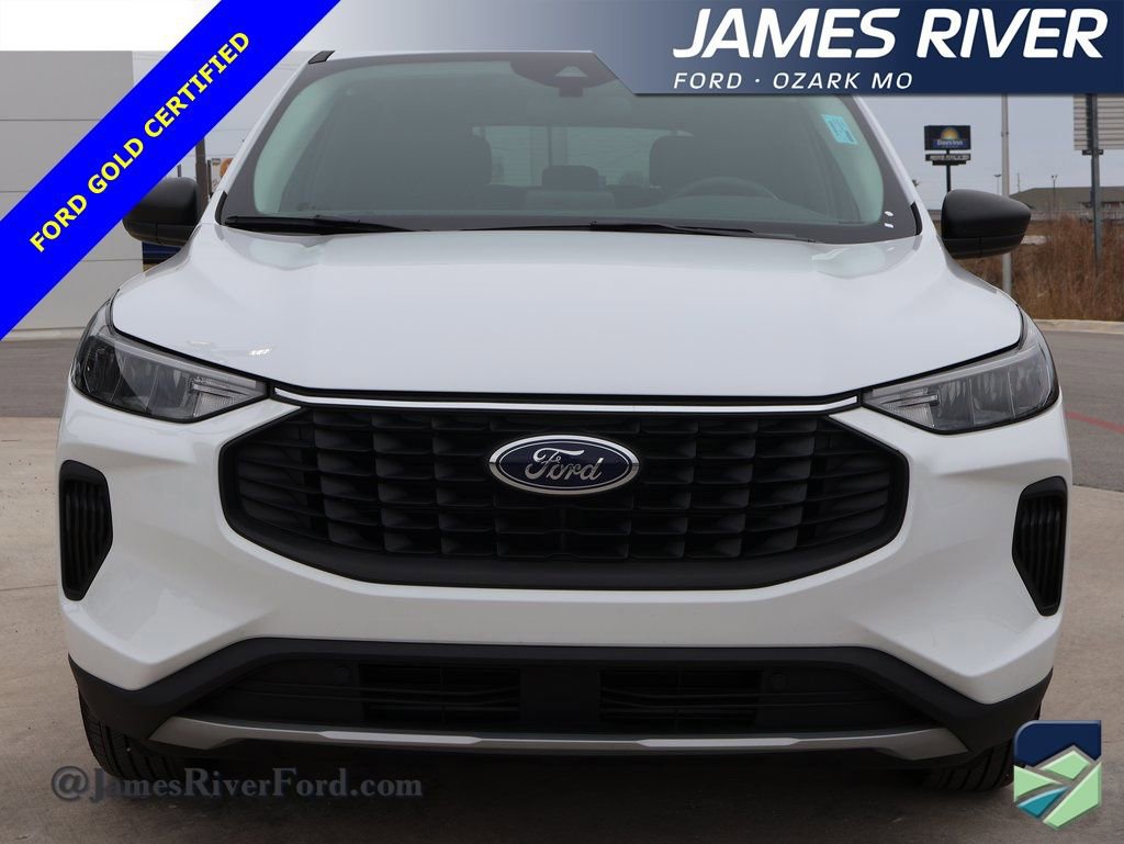 Certified 2025 Ford Escape Active w/ Cold Weather Package image 7