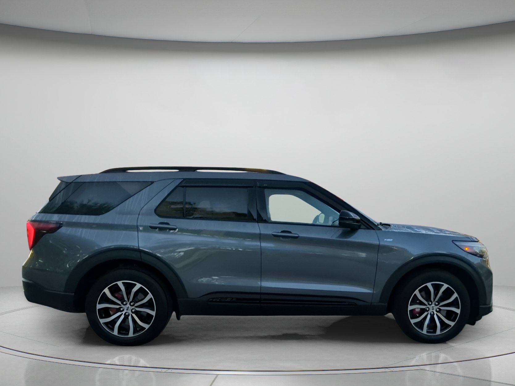Certified 2026 Ford Explorer ST-Line w/ ST-Line Street Pack RWD image 32