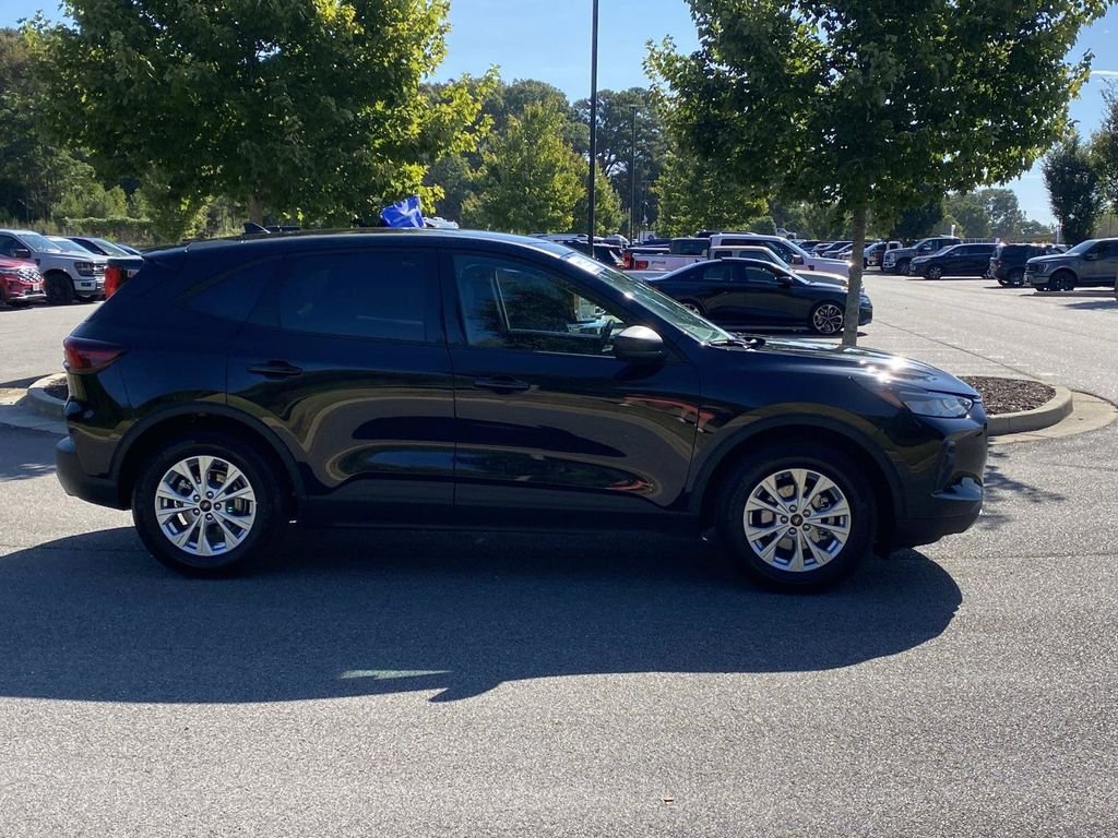 Certified 2025 Ford Escape Active FWD image 2