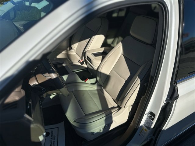 Used 2023 GMC Yukon XL Denali w/ Denali Reserve Package image 12