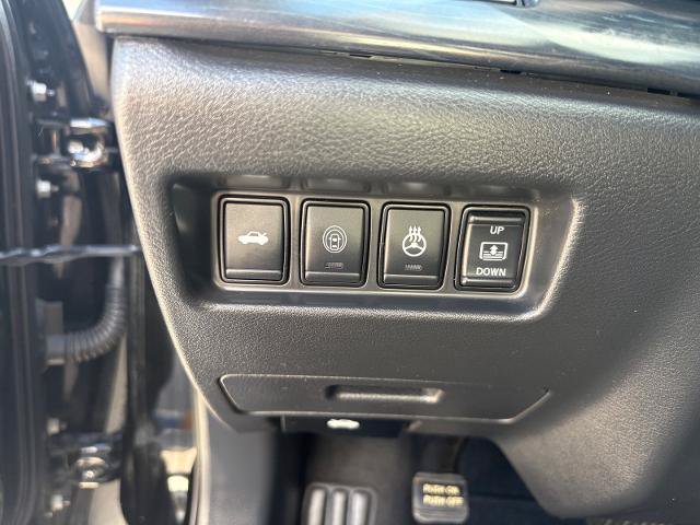Used 2023 Nissan Maxima Platinum w/ Sport Mat Group FWD image 17