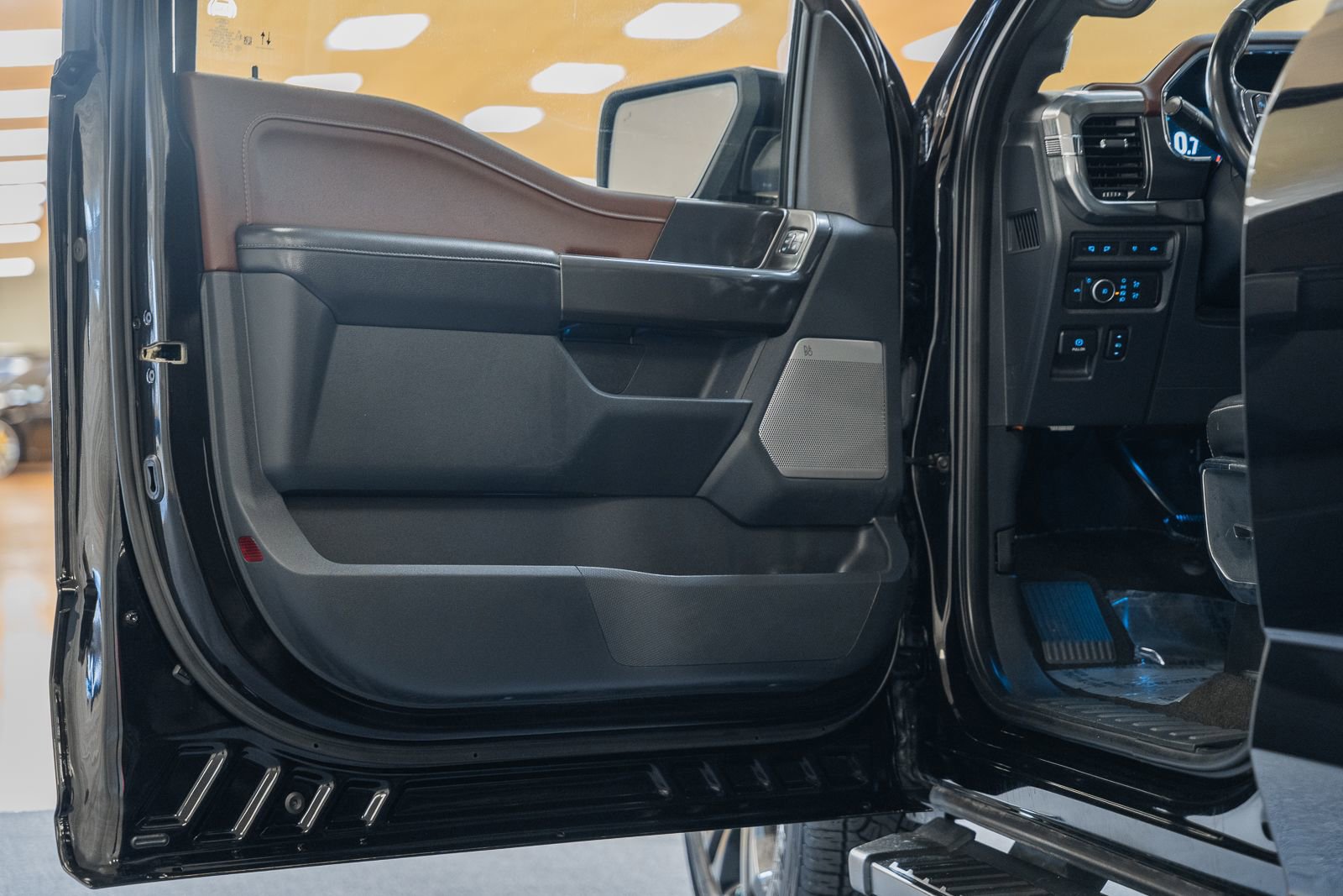 Certified 2021 Ford F150 Lariat w/ Equipment Group 502A High image 47