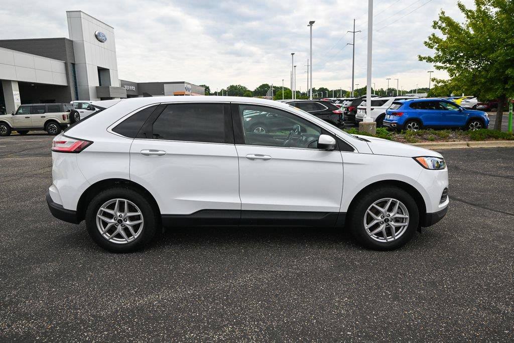 Certified 2024 Ford Edge SEL w/ Convenience Package AWD/4WD image 3