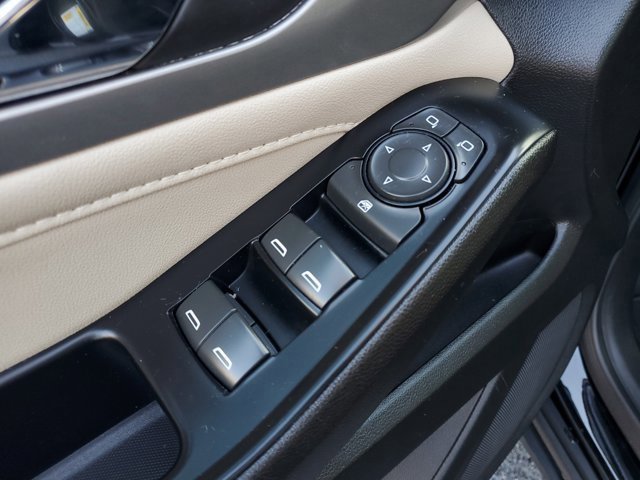 Used 2023 Chevrolet Traverse LS image 17