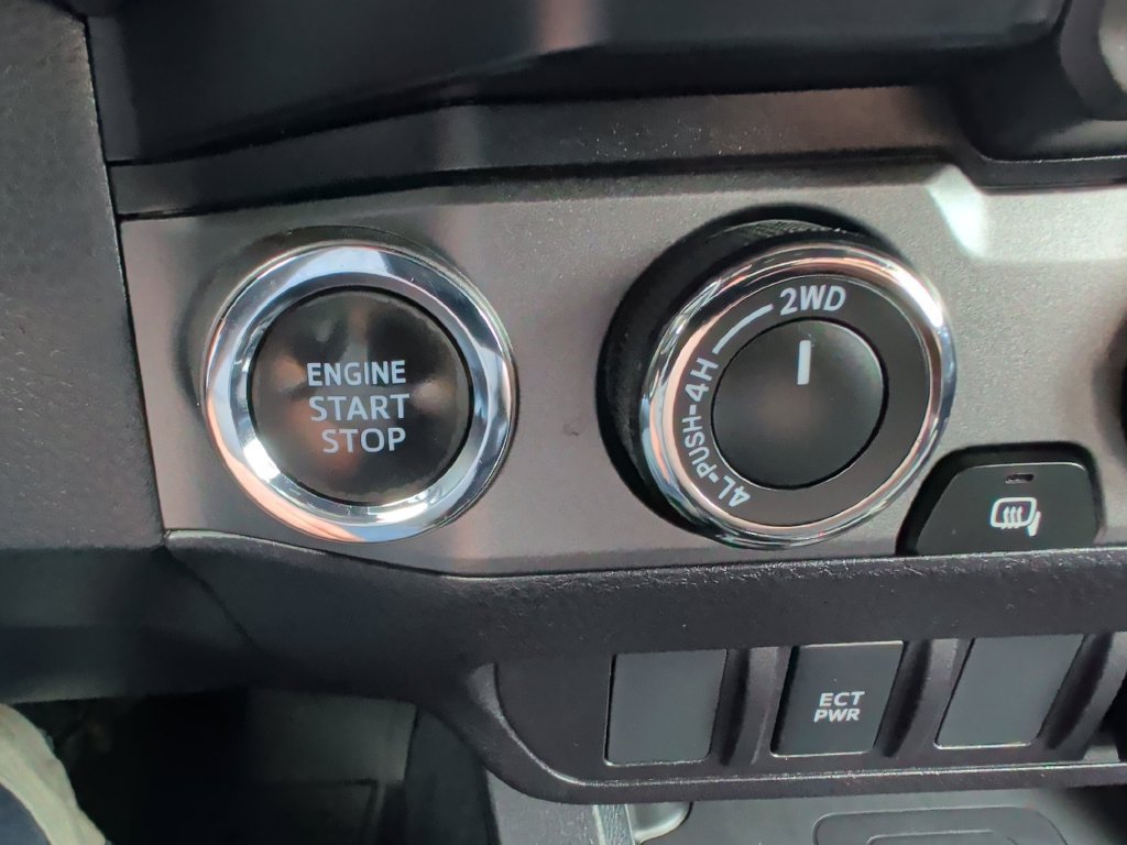 Used 2019 Toyota Tacoma TRD Sport AWD/4WD image 23
