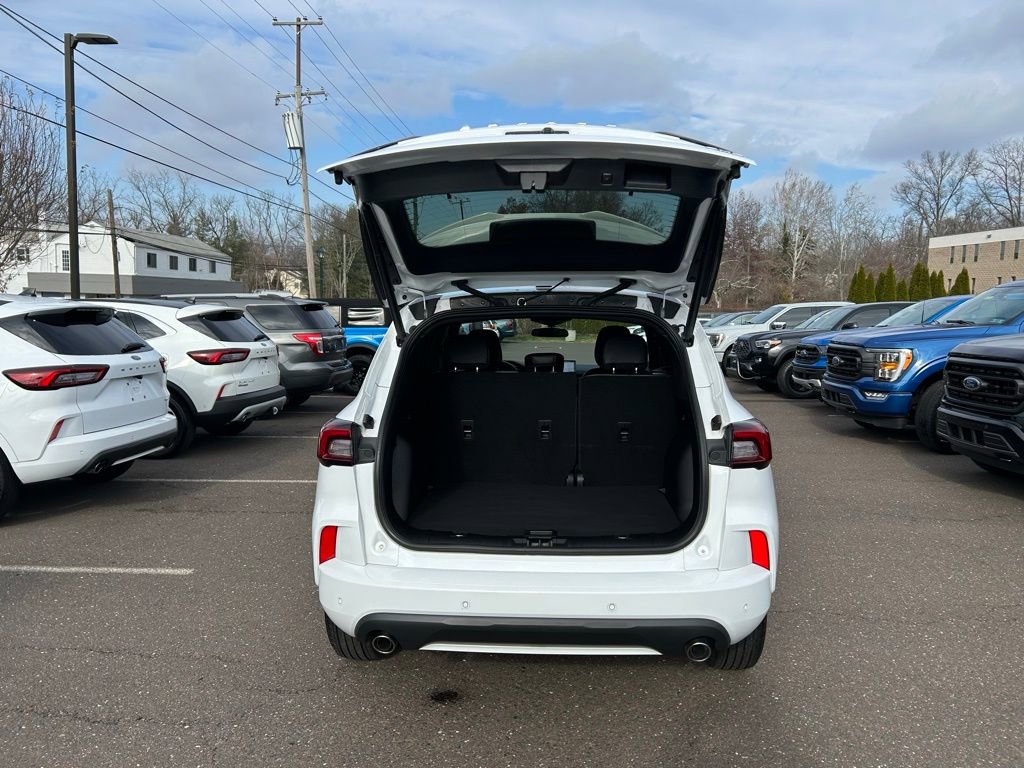 Certified 2023 Ford Escape ST-Line w/ Tech Pack #1 image 9