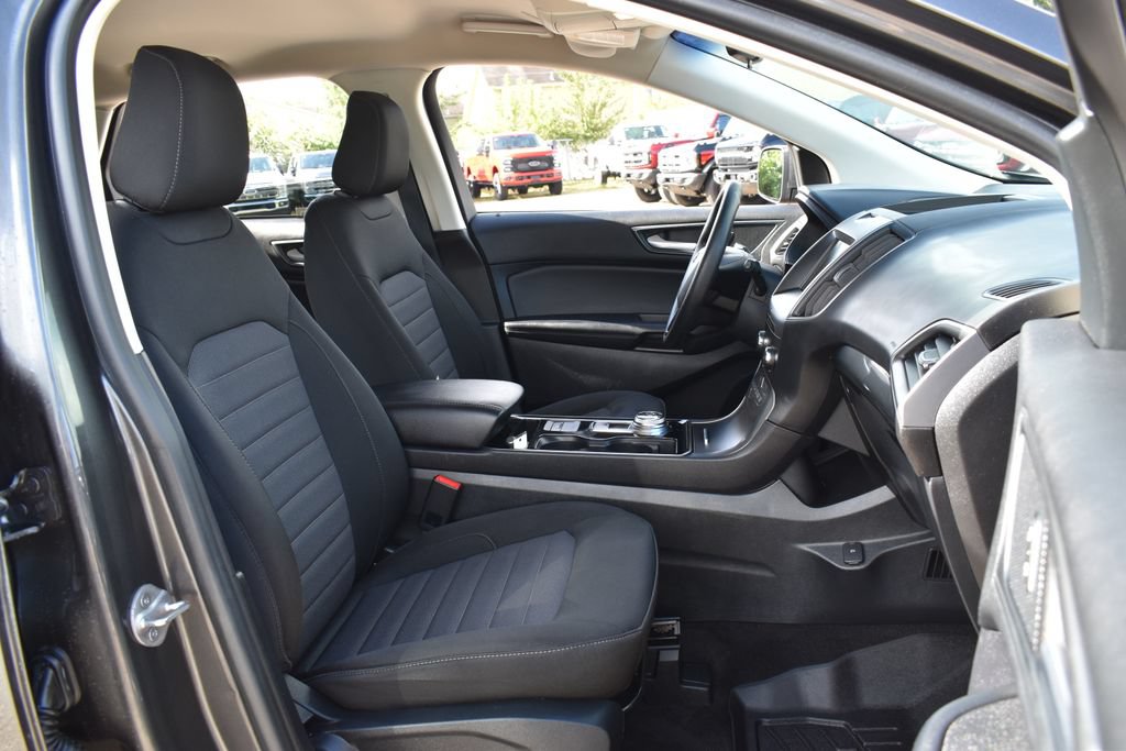 Certified 2020 Ford Edge SE FWD image 31