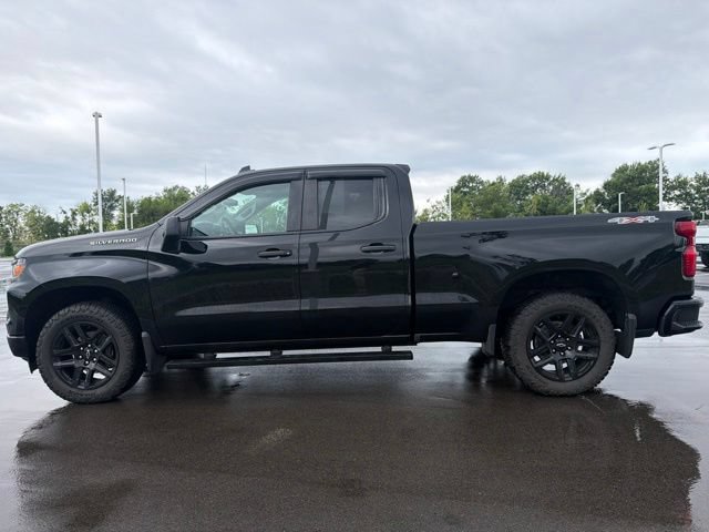 Used 2023 Chevrolet Silverado 1500 Custom AWD/4WD image 14