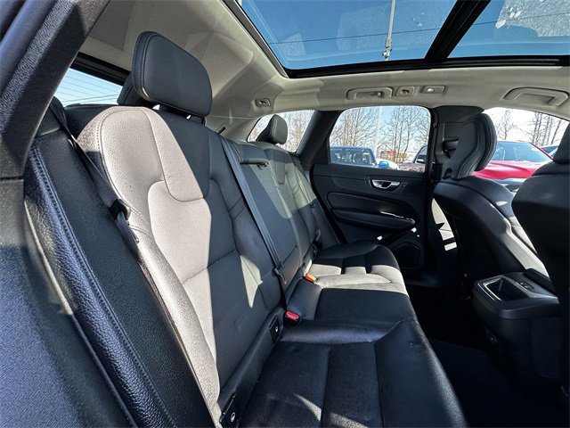 Used 2024 Volvo XC60 B5 Plus image 38