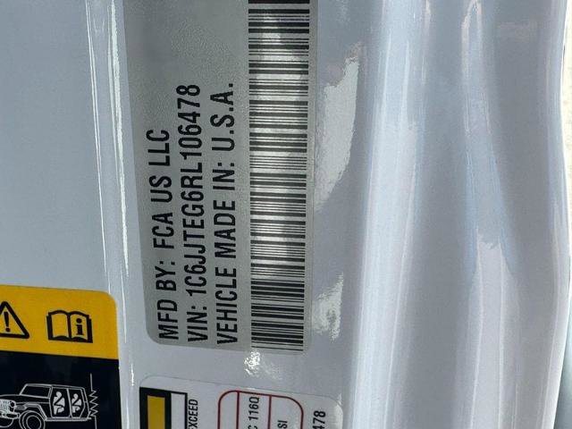 Used 2024 Jeep Gladiator Mojave w/ Technology Group image 23