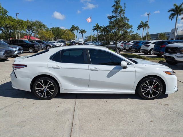 Used 2020 Toyota Camry SE image 5