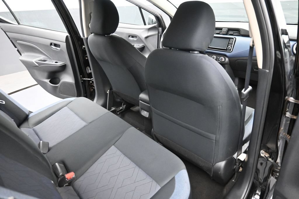 Used 2023 Nissan Versa SV FWD image 2