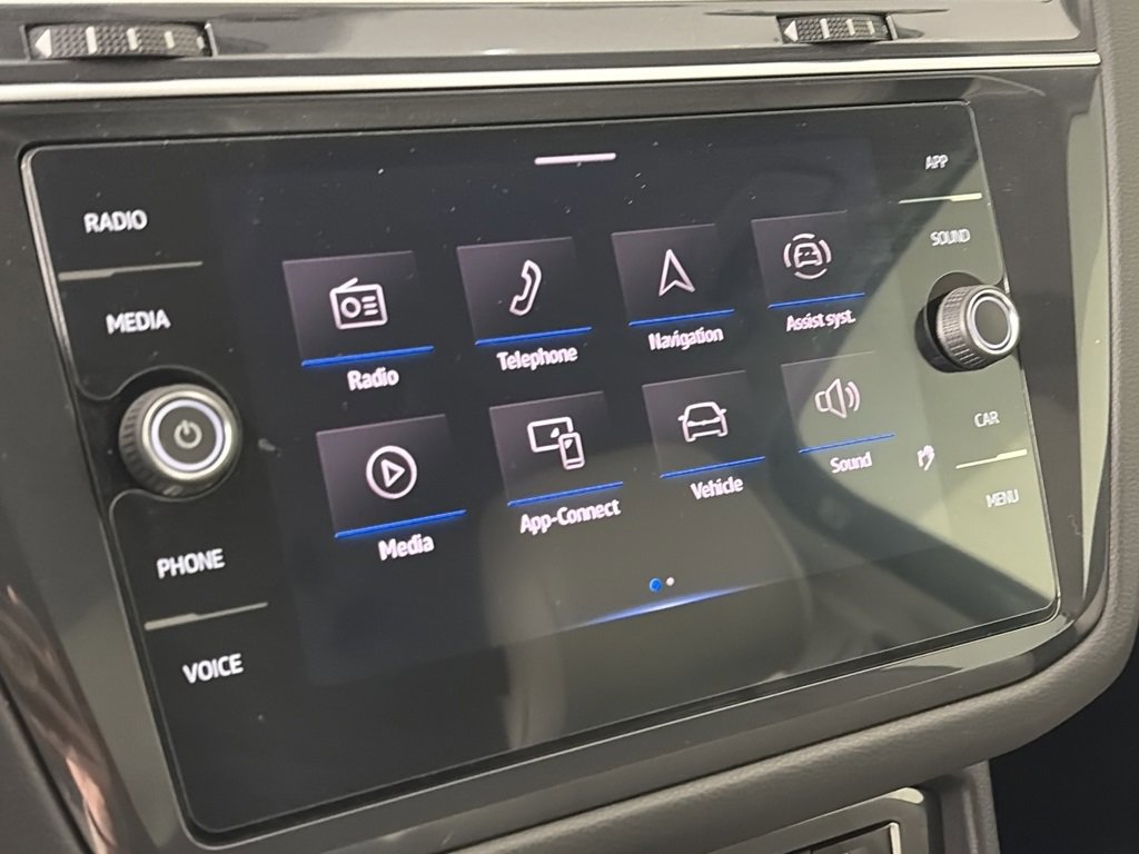 Used 2021 Volkswagen Tiguan SE image 19