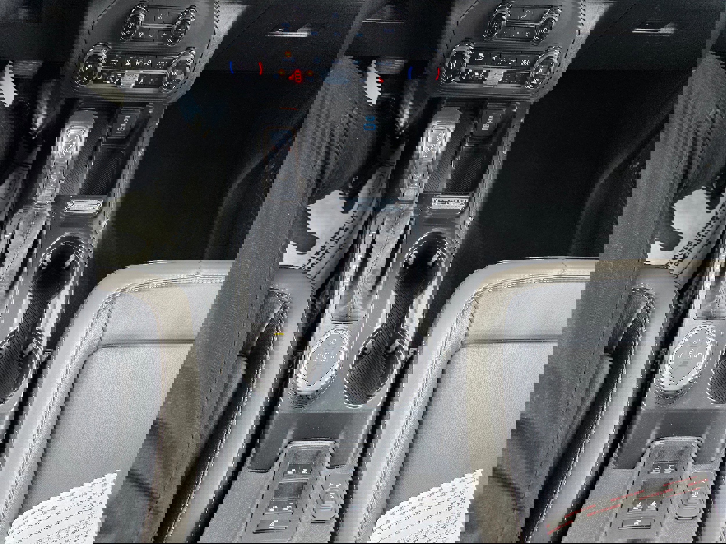 Certified 2025 Ford Bronco Outer Banks image 14