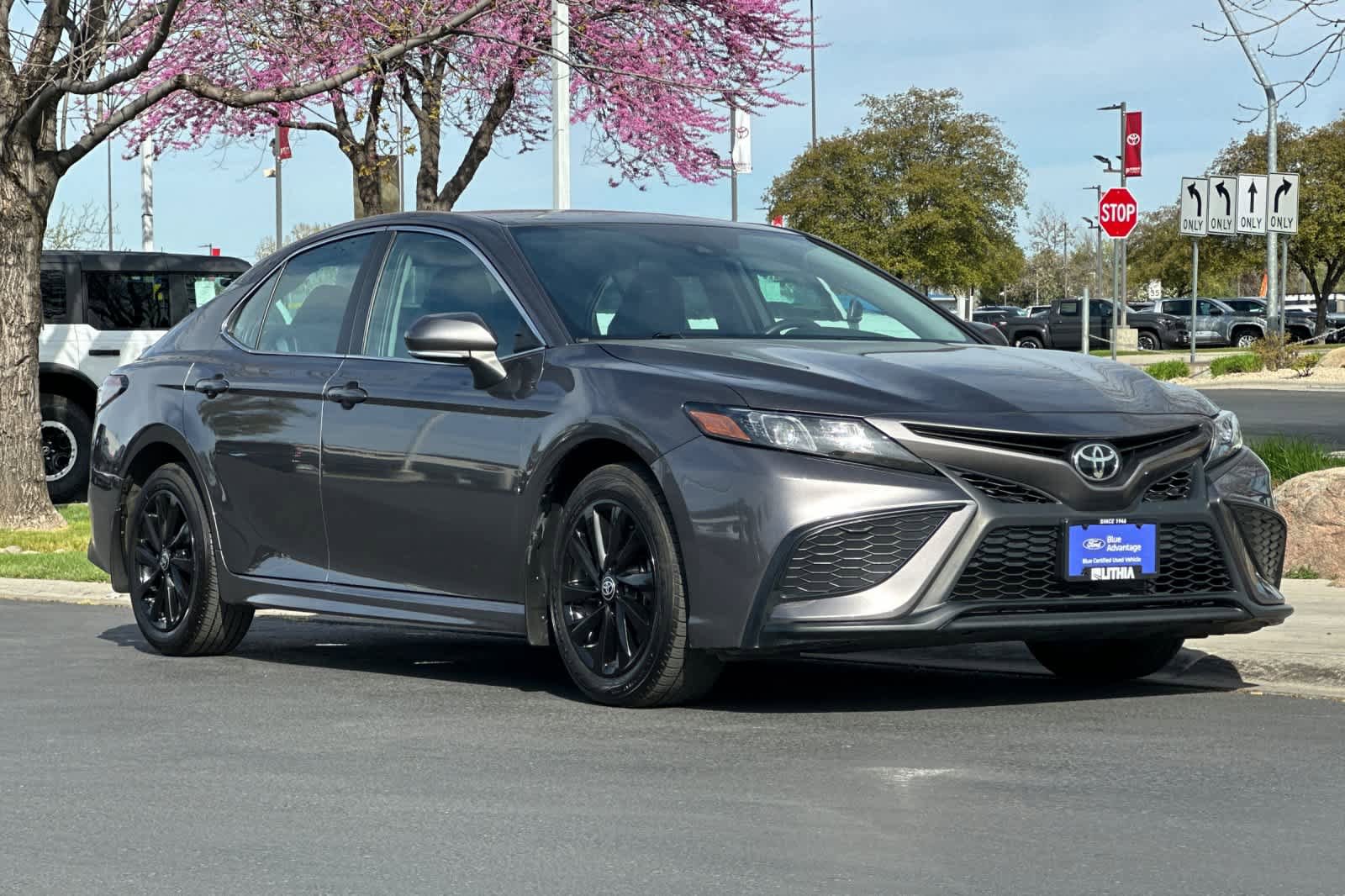 Used 2024 Toyota Camry SE FWD image 9