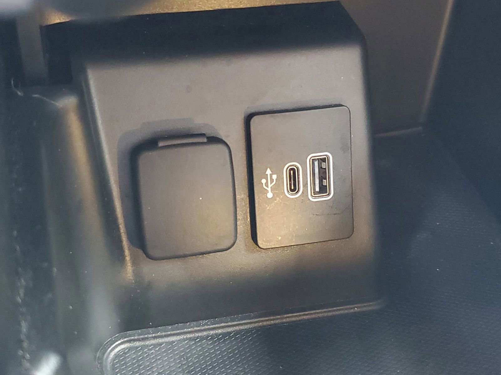 Certified 2025 Ford Explorer ST-Line w/ ST-Line Street Pack image 28