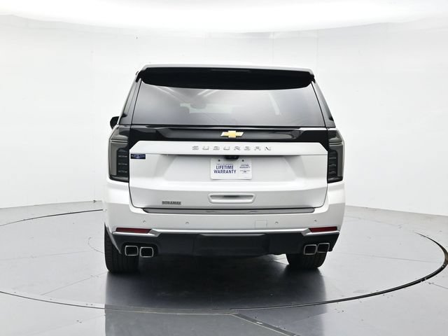 Used 2025 Chevrolet Suburban High Country AWD/4WD image 8