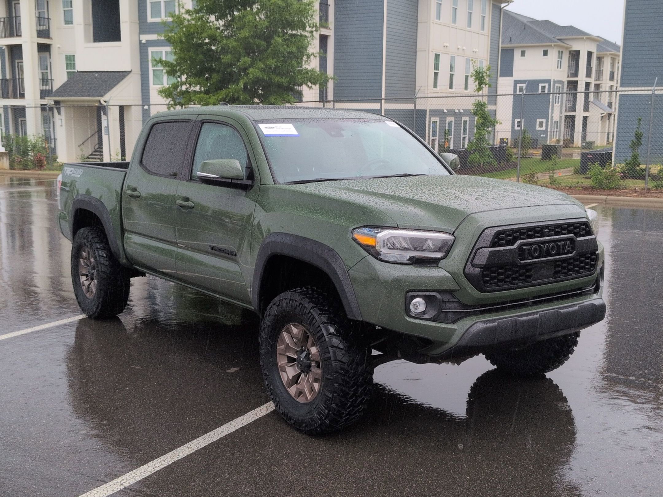 Used 2021 Toyota Tacoma TRD Off-Road w/ TRD Premium Off Road Package AWD/4WD image 1
