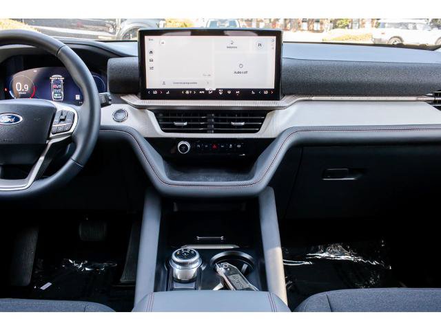 Certified 2025 Ford Explorer Active AWD/4WD image 15