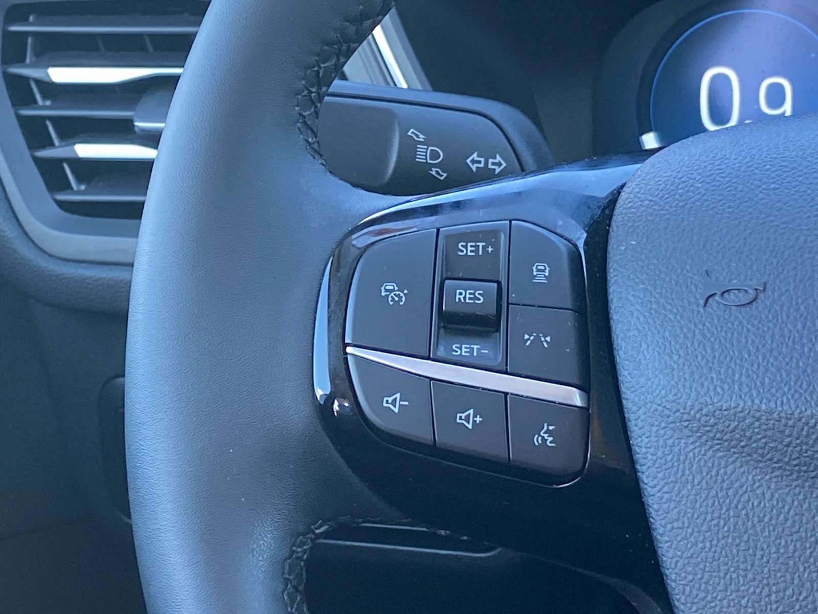 Certified 2023 Ford Escape Platinum w/ Premium Technology Package AWD/4WD image 9
