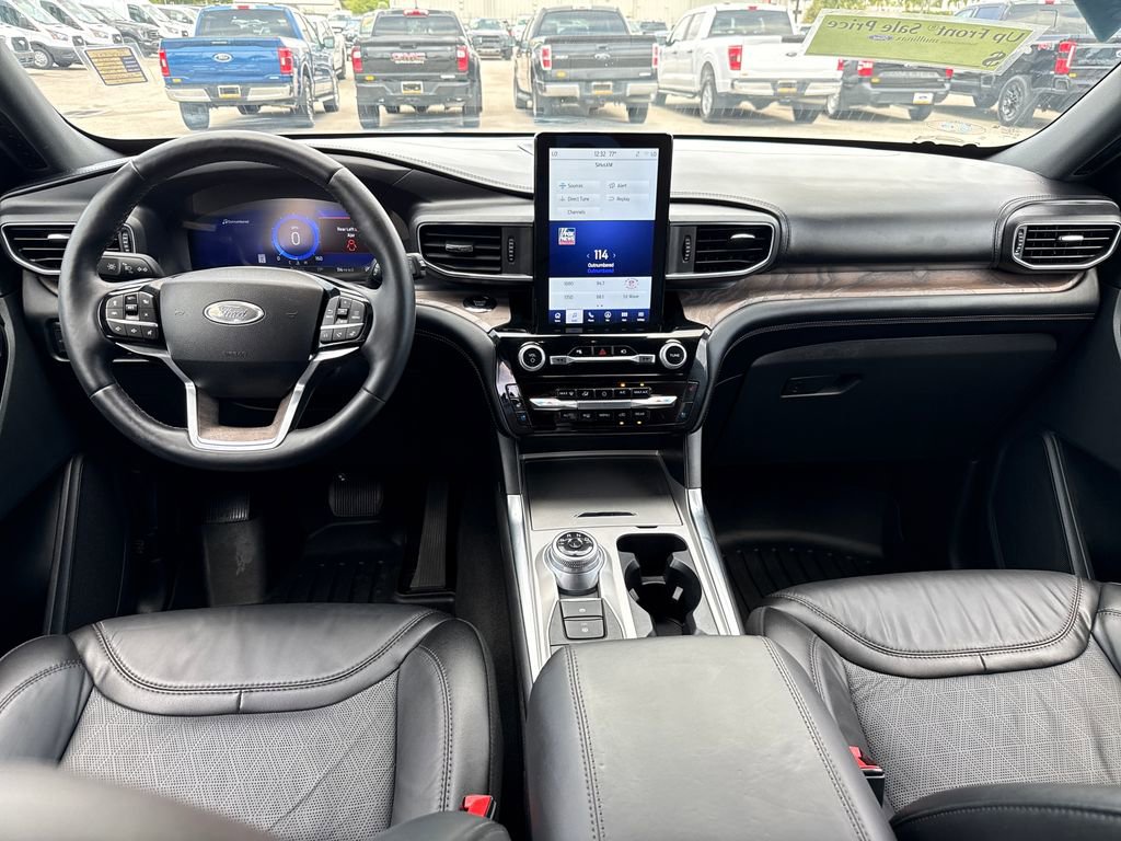 Certified 2022 Ford Explorer Platinum w/ Equipment Group 601A AWD/4WD image 6