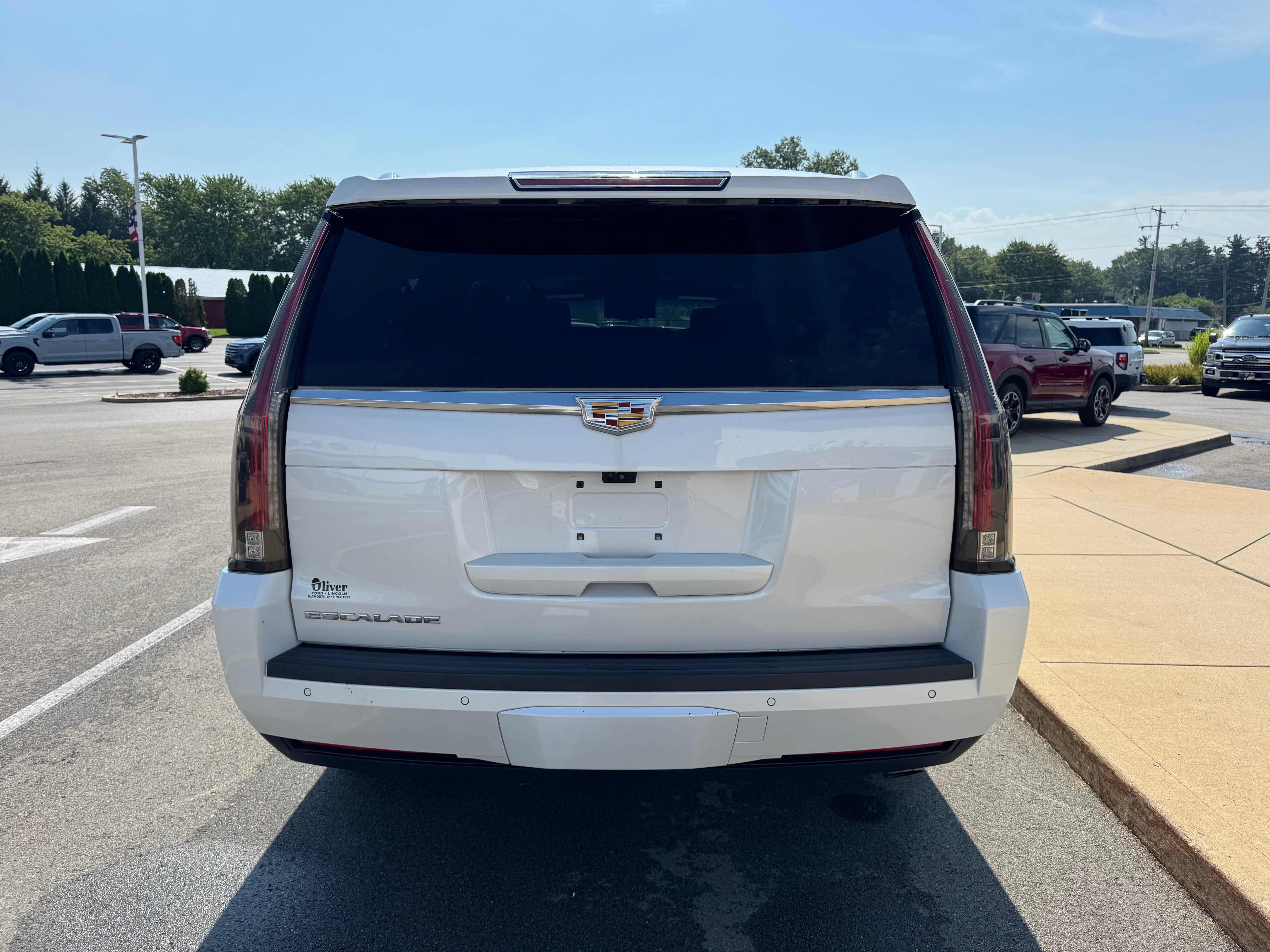 Used 2018 Cadillac Escalade ESV Platinum AWD/4WD image 6