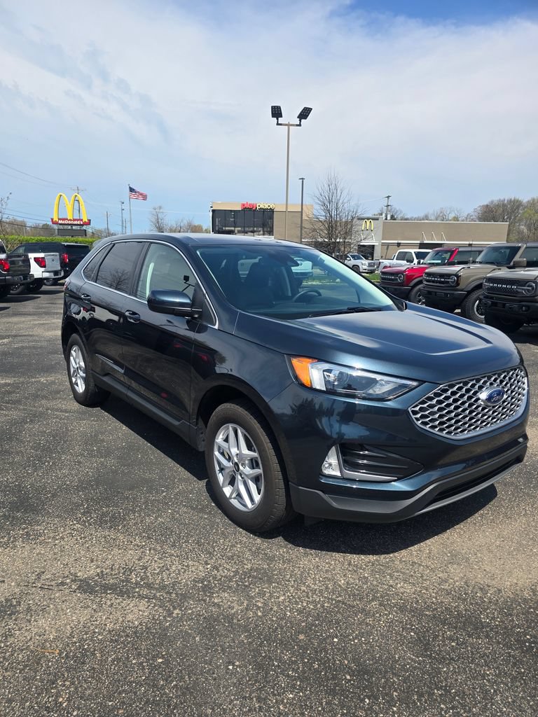 Certified 2024 Ford Edge SEL w/ Convenience Package AWD/4WD image 7