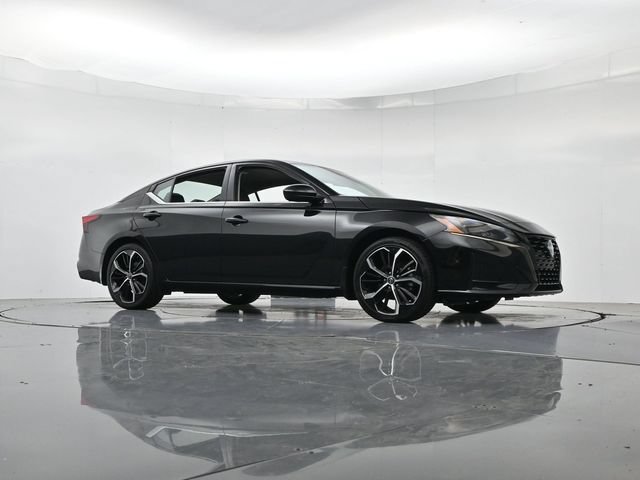 Used 2024 Nissan Altima 2.5 SR FWD image 33