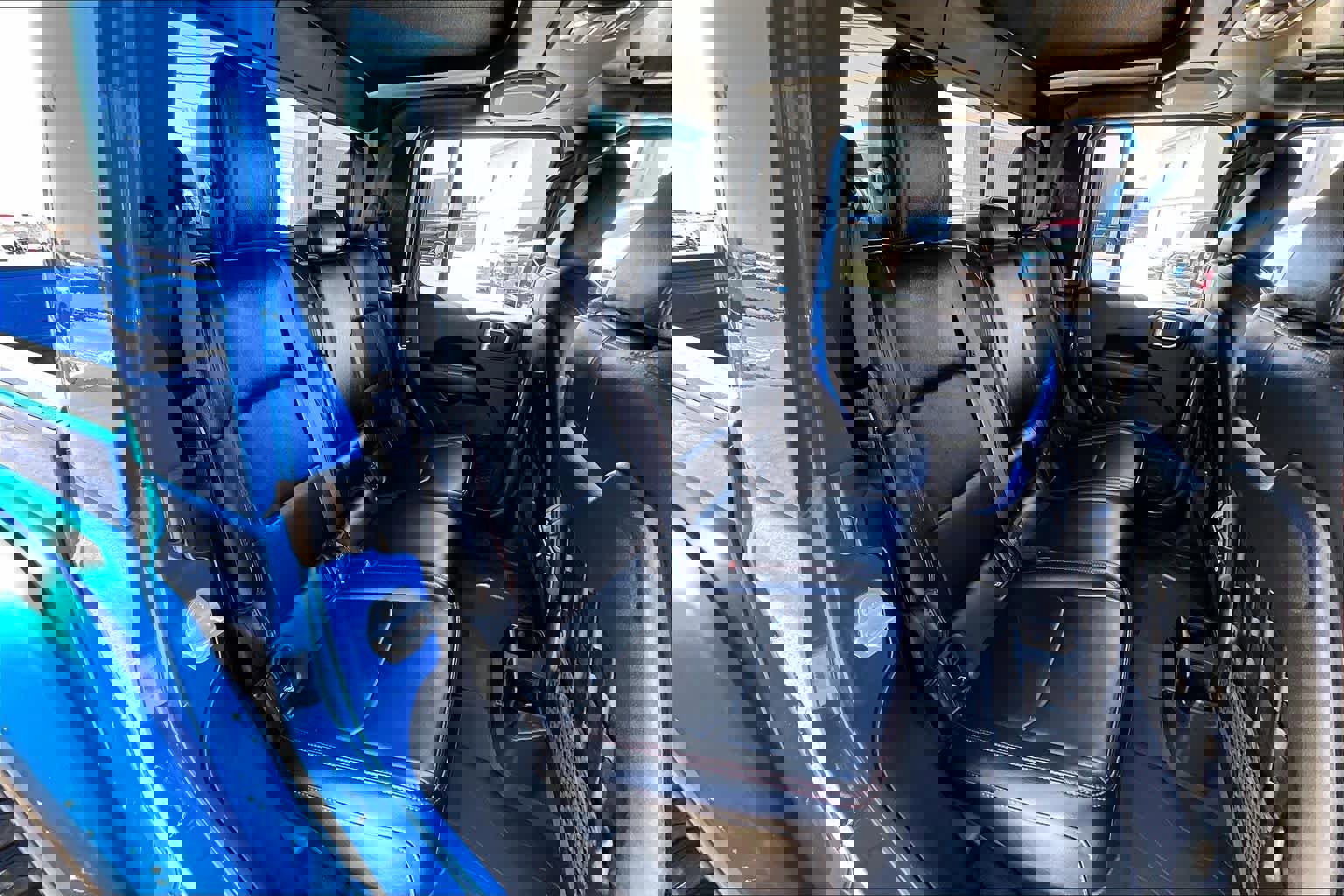 Used 2023 Jeep Gladiator Rubicon w/ Cold Weather Group AWD/4WD image 18