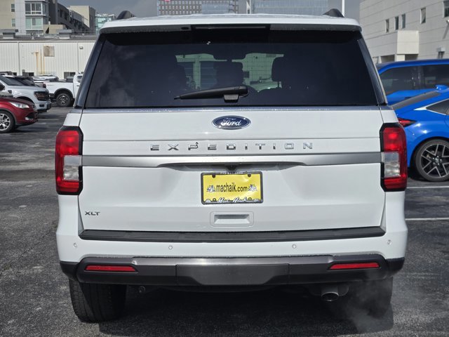 Certified 2024 Ford Expedition XLT RWD image 2