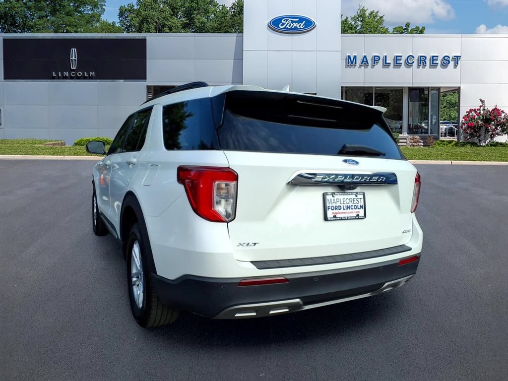 Certified 2023 Ford Explorer XLT w/ Equipment Group 202A AWD/4WD image 3