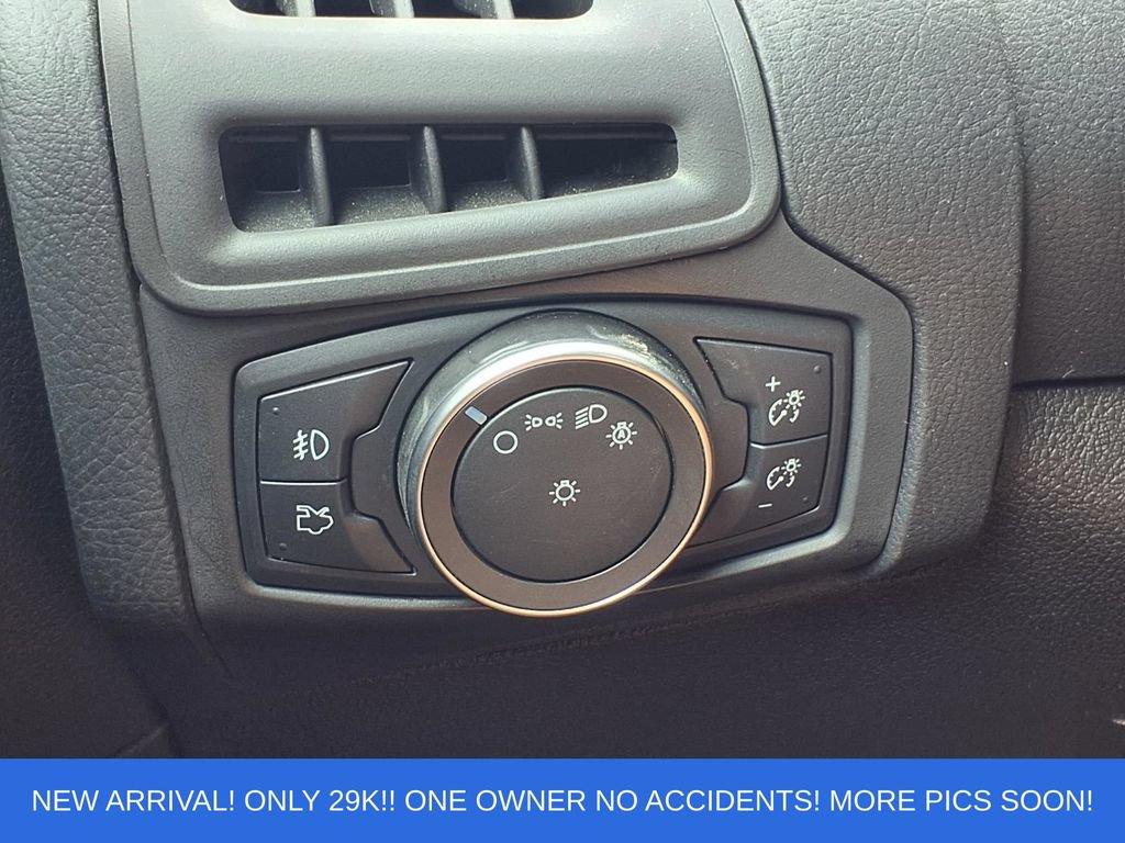 Certified 2018 Ford Focus SEL FWD image 20