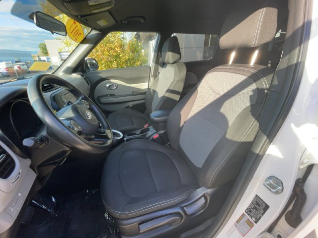 Used 2017 Kia Soul + FWD image 14