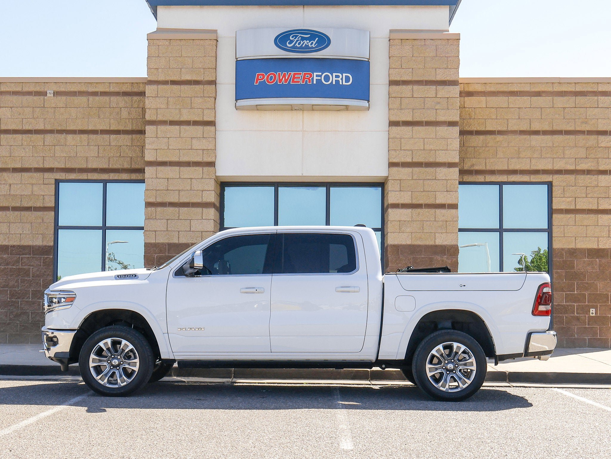 Used 2023 RAM 1500 Limited AWD/4WD image 9