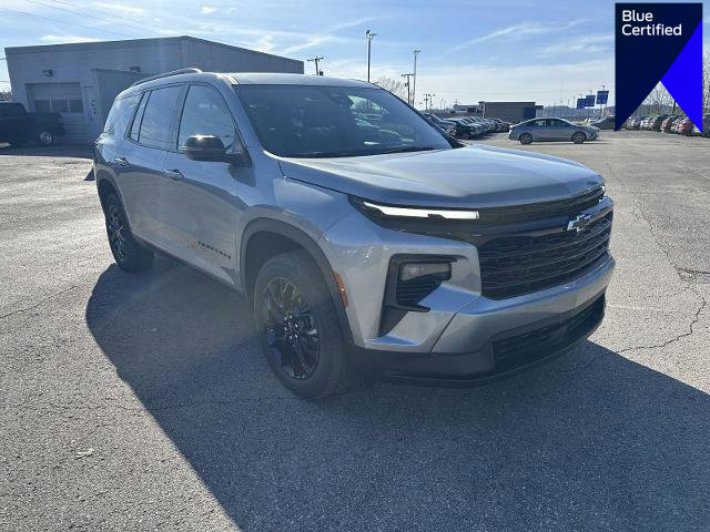 Used 2025 Chevrolet Traverse LT w/ Midnight/Sport Edition image 1