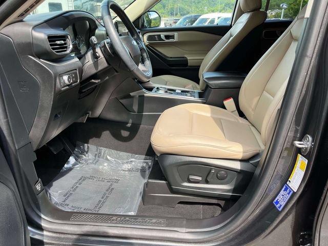 Certified 2020 Ford Explorer XLT w/ Equipment Group 202A AWD/4WD image 31