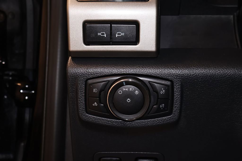 Certified 2022 Ford F350 Lariat w/ Tremor Off-Road Package image 26