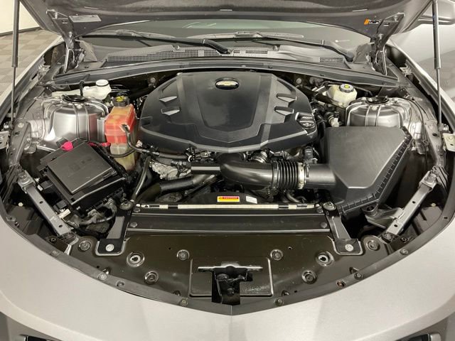 Used 2020 Chevrolet Camaro LT image 9