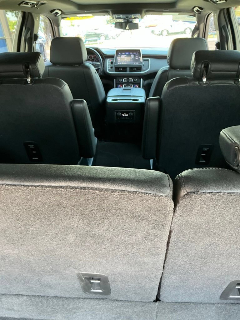 Used 2021 Chevrolet Suburban LT w/ LT Signature Package RWD image 22