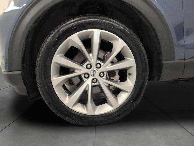 Certified 2021 Ford Explorer Platinum w/ Equipment Group 601A AWD/4WD image 3