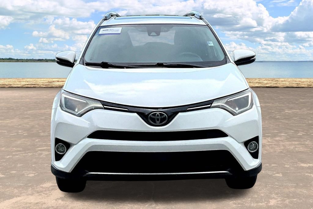Used 2018 Toyota RAV4 XLE FWD image 2