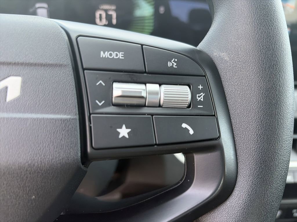 Used 2025 Kia K4 FWD image 22