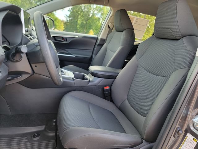Used 2024 Toyota RAV4 LE AWD/4WD image 19