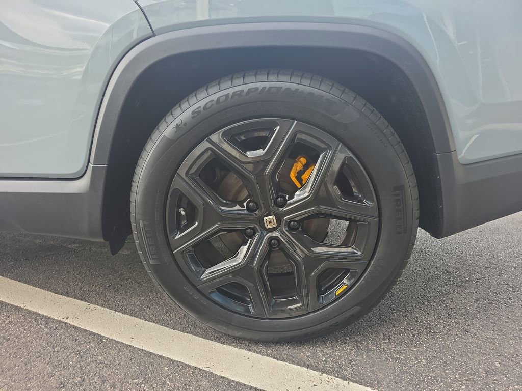 Used 2022 Rivian R1T Adventure image 15