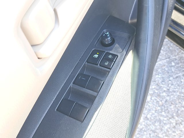 Used 2024 Toyota Corolla LE image 23