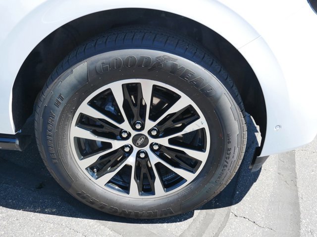 Certified 2025 Ford Expedition Max Platinum AWD/4WD image 6